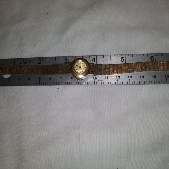 SEIKO LADIES SMALL ROUND FACE WRISTWATCH CA 00598 main image 4